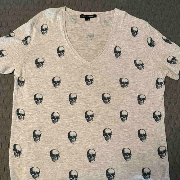 Skull Cashmere Size S Gray & Black Cotton V Neck Skulls Top - Picture 1 of 6